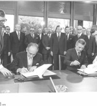 Ein Regierungsprotokoll zwischen der DDR und der BRD über die Überprüfung, Erneuerung und Ergänzung der Markierung der zwischen der DDR und der BRD bestehenden Grenze ist am 29.11.1978 unterzeichnet worden.
