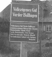 Schild des VEG Vorder Bollhagen - Eingang zum volkseigenem Gut Vorder-Bollhagen