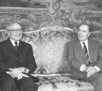 Erich Honecker im Élysée-Palast mit François Mitterrand am 8. Januar 1988
