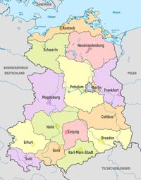 Bezirke der Deutschen Demokratischen Republik Stand 6. Mai 1990 (unmittelbar nach Wiedereinkreisung von Halle-Neustadt nach Halle)