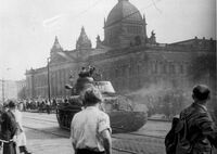 Sowjetischer Panzer vor dem  Reichsgerichtsgebäude, um den 17. Juni 1953