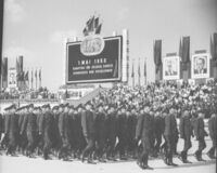 Parade der Kasernierten Volkspolizei am 1. Mai 1953 auf dem Marx-Engels-Platz in Berlin