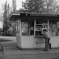 Zeitungskiosk in Magdeburg im April 1980